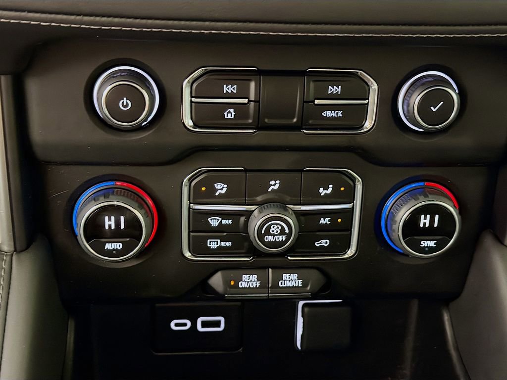 Used 2023 Chevrolet Suburban LS AWD/4WD image 17