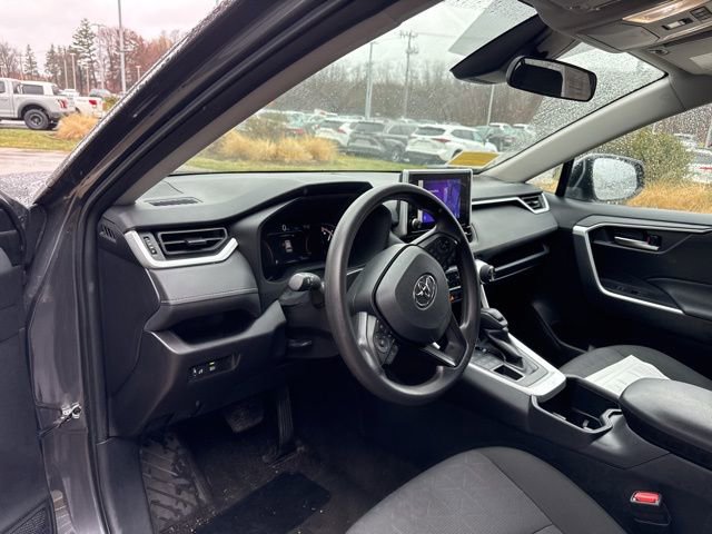 Used 2025 Toyota RAV4 XLE AWD/4WD image 24