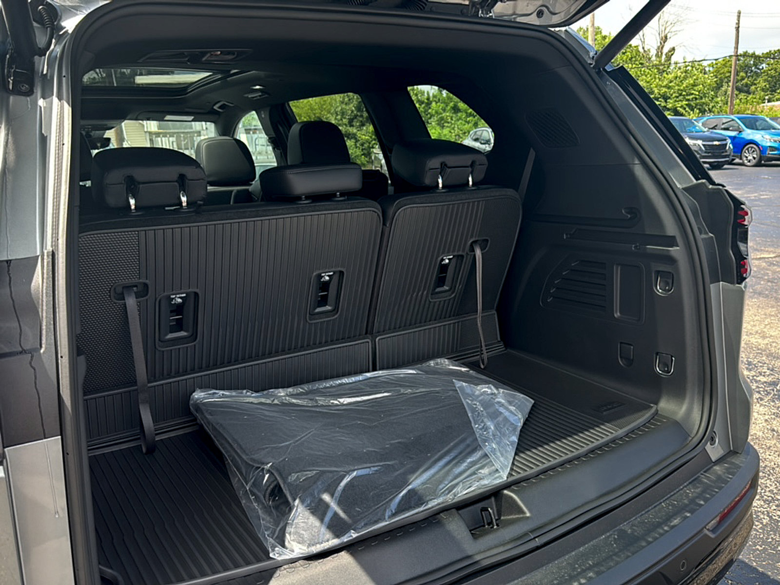 New 2026 GMC Acadia Elevation w/ Black Edition FWD image 17