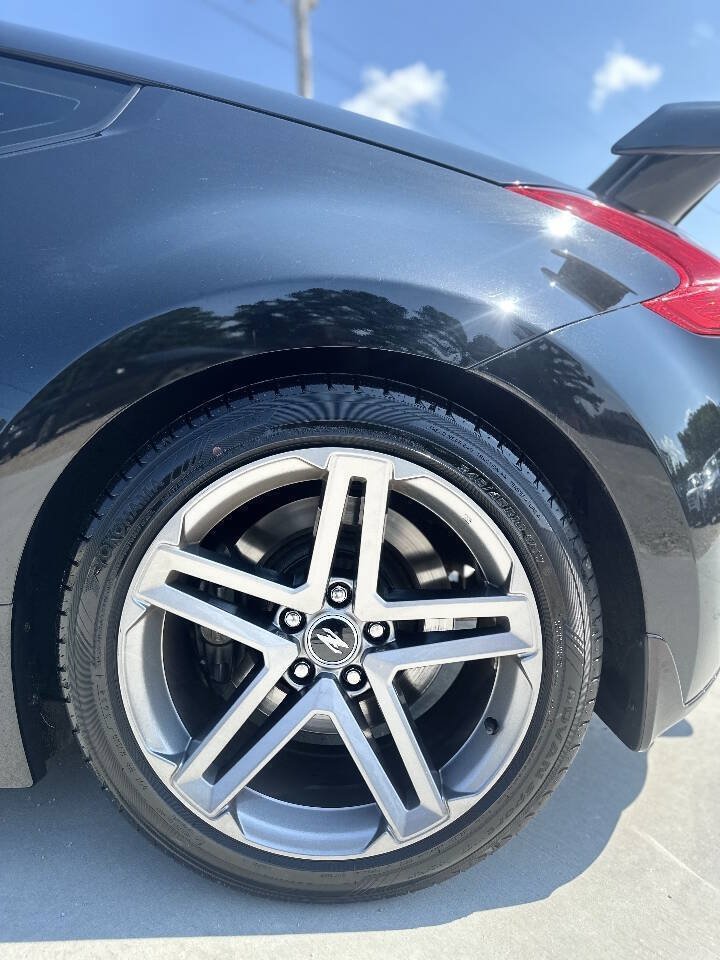 Used 2014 Nissan 370Z Coupe RWD image 14