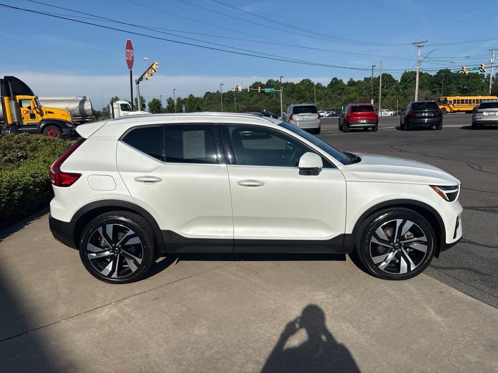 Certified 2024 Volvo XC40 B5 Plus w/ Protection Package Premier AWD/4WD image 5