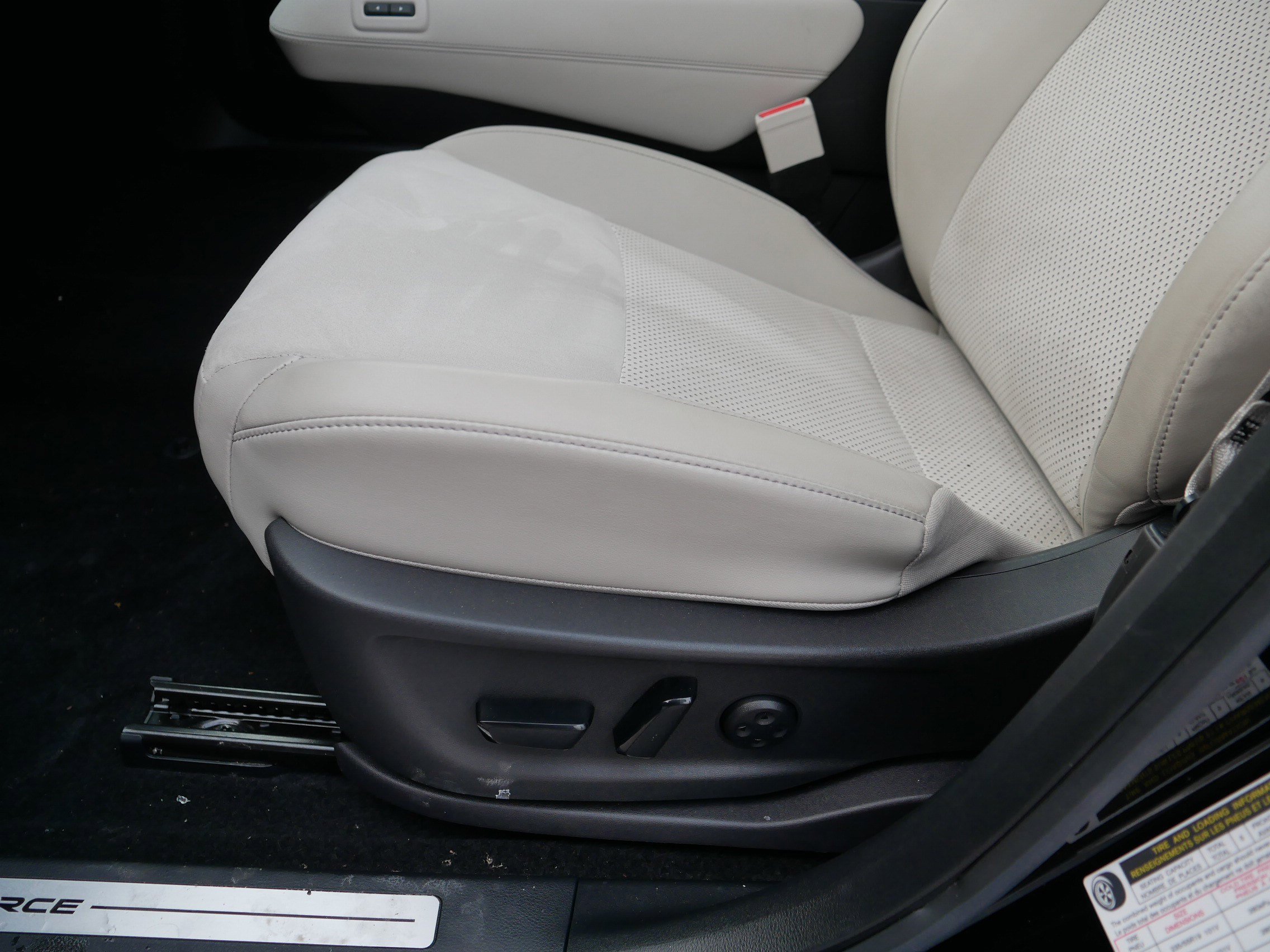 Certified 2023 Nissan Ariya AWD image 20