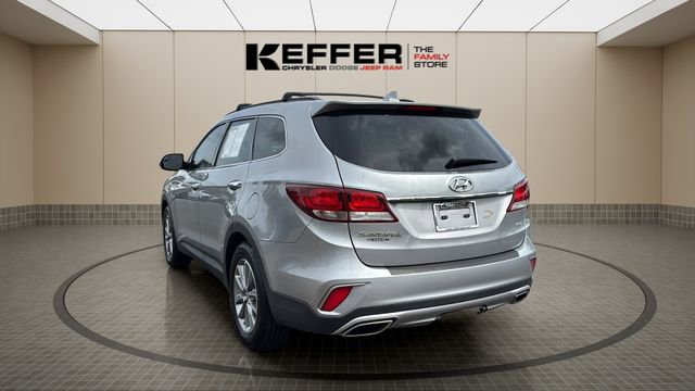 Used 2018 Hyundai Santa Fe SE image 3