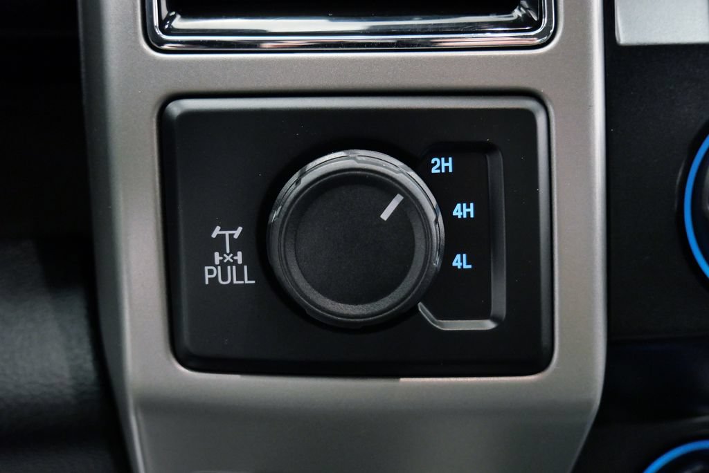 Used 2020 Ford F350 Lariat w/ Chrome Package AWD/4WD image 30