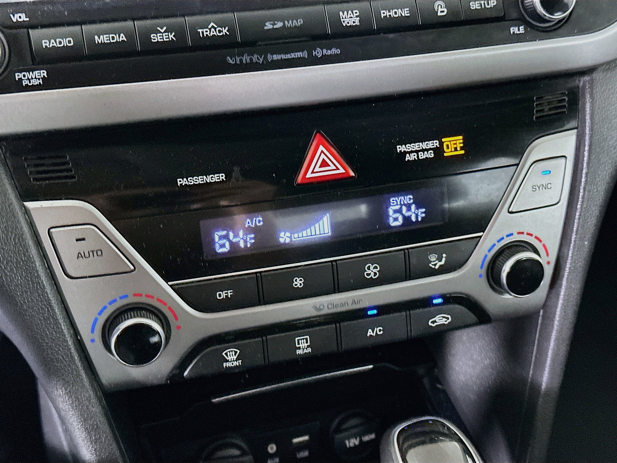 Used 2017 Hyundai Elantra Limited w/ Limited Tech Package 08 FWD image 24
