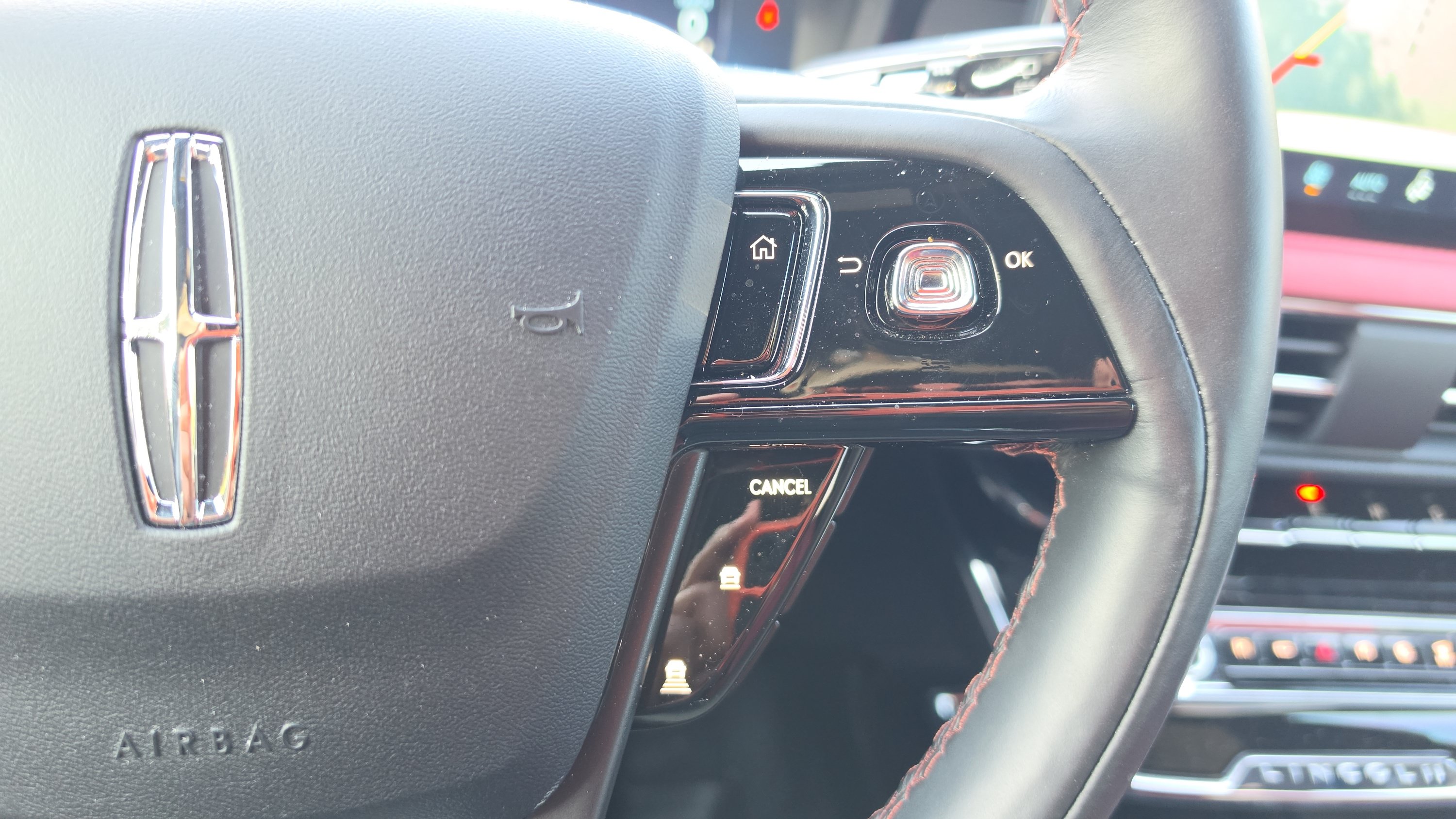 New 2026 Lincoln Corsair Reserve w/ Jet Appearance Package FWD image 13