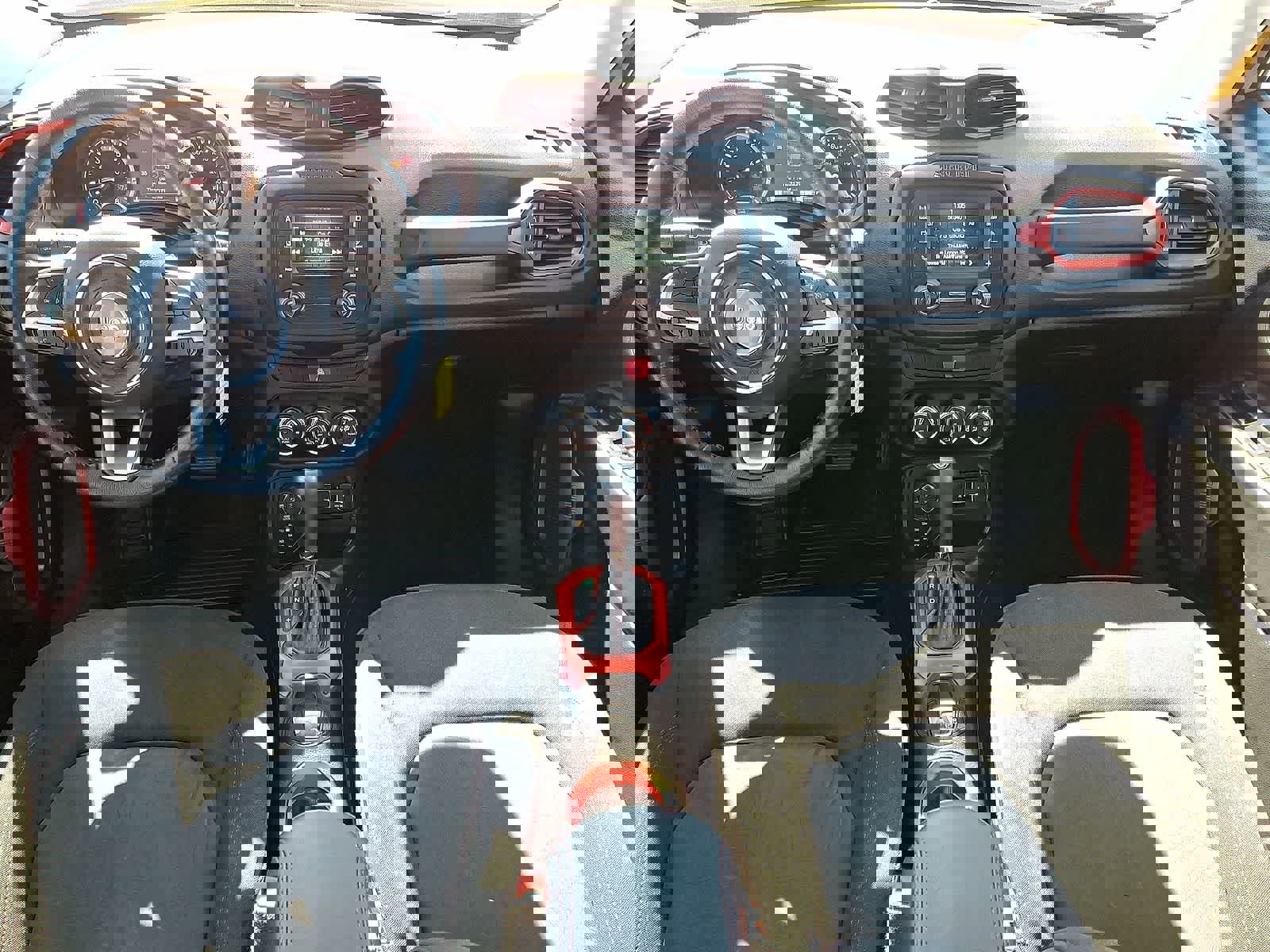 Used 2015 Jeep Renegade Trailhawk image 11