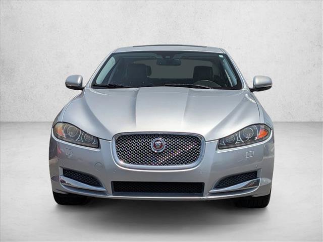 Used 2015 Jaguar XF Premium RWD image 2