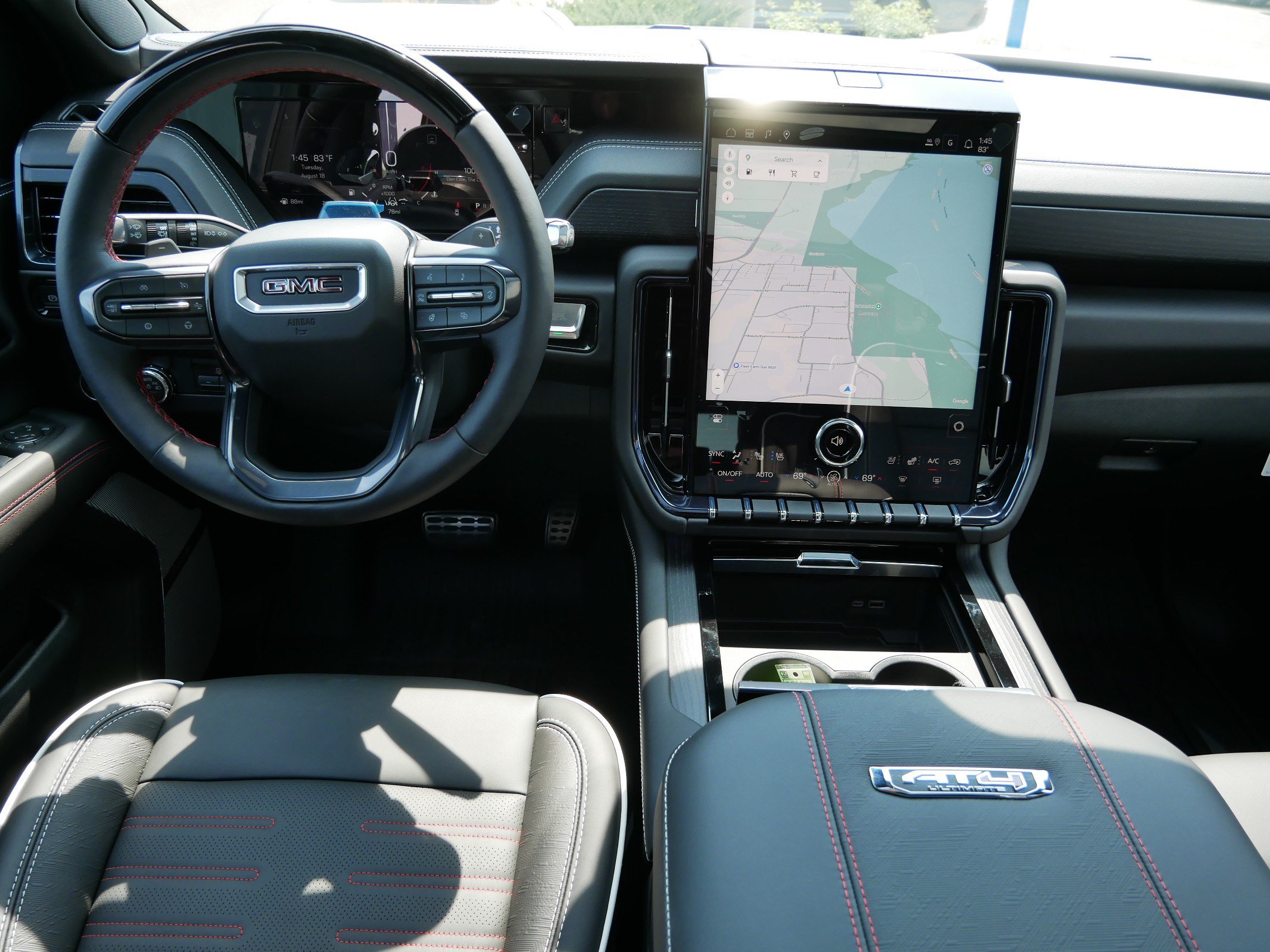 New 2026 GMC Yukon AT4 Ultimate w/ LPO, Floor Liner Package AWD/4WD image 14