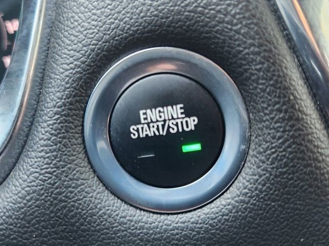 Used 2023 Chevrolet Traverse LT image 8