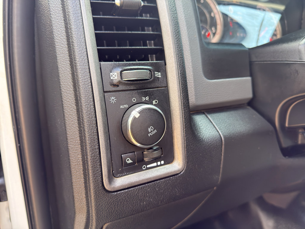 Used 2018 RAM 3500 Tradesman w/ Chrome Appearance Group AWD/4WD image 27