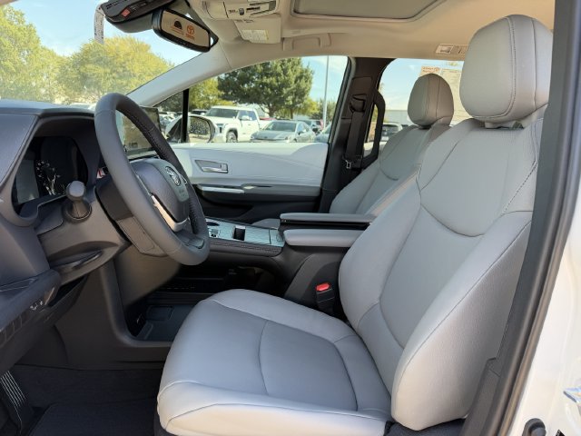 New 2026 Toyota Sienna XLE FWD image 24