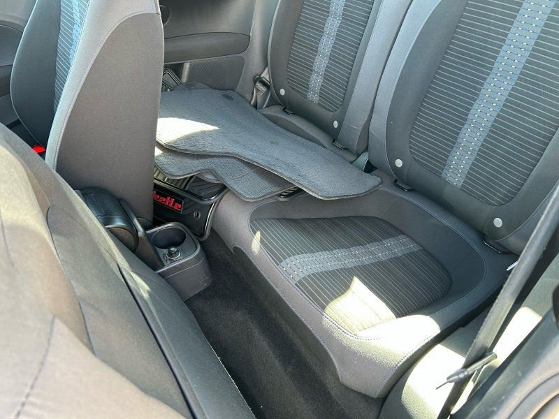 Used 2012 Volkswagen Beetle 2.0T image 11
