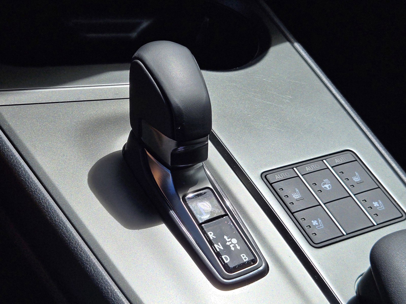 Used 2025 Lexus UX 300h AWD w/ Accessory Package (Z1) image 21