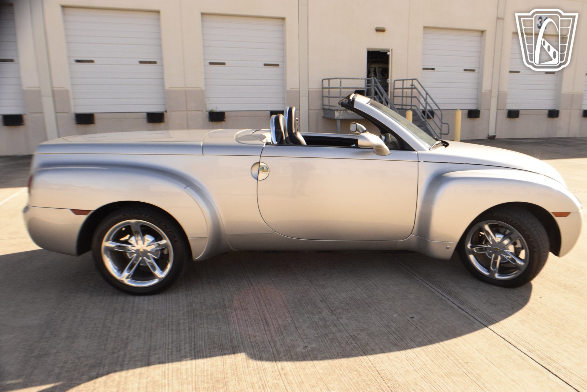 Used 2006 Chevrolet SSR w/ Preferred Equipment Group RWD image 4