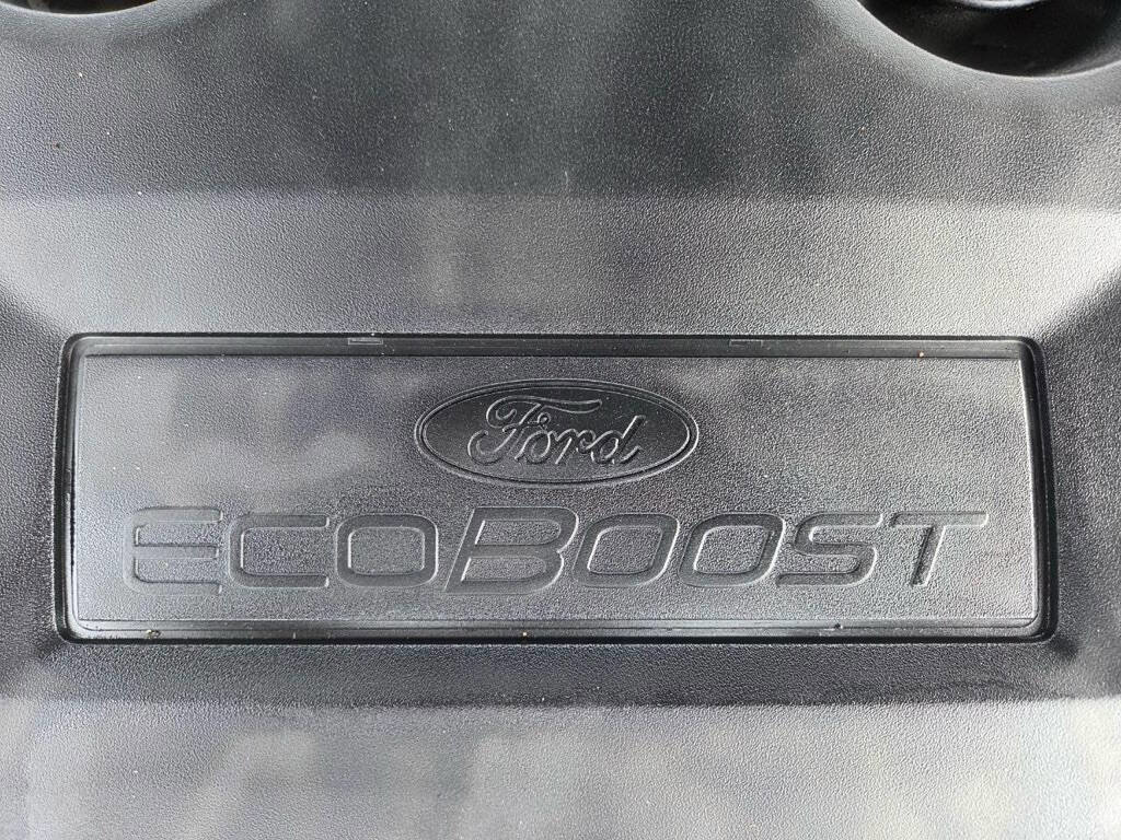 Used 2015 Ford Fusion SE w/ Equipment Group 201A image 16