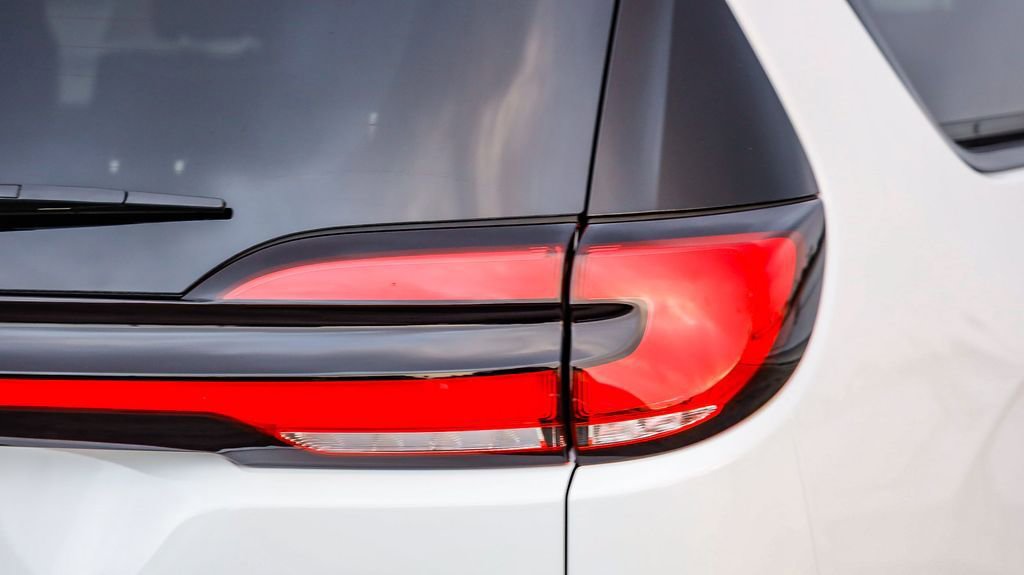 New 2026 Chrysler Pacifica Limited w/ S Appearance Package FWD image 10