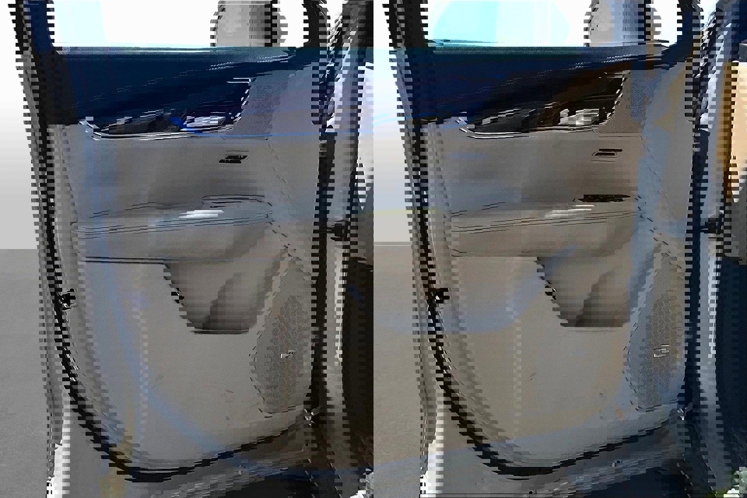 Used 2017 Cadillac XT5 Luxury w/ Driver Awareness Package image 15