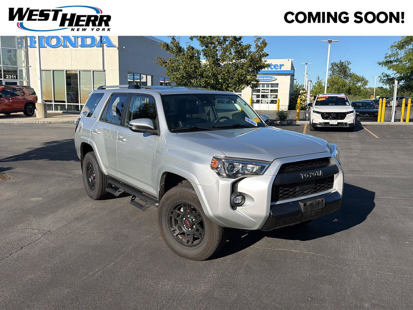 Used 2021 Toyota 4Runner SR5 Premium w/ Moonroof Package AWD/4WD image 1