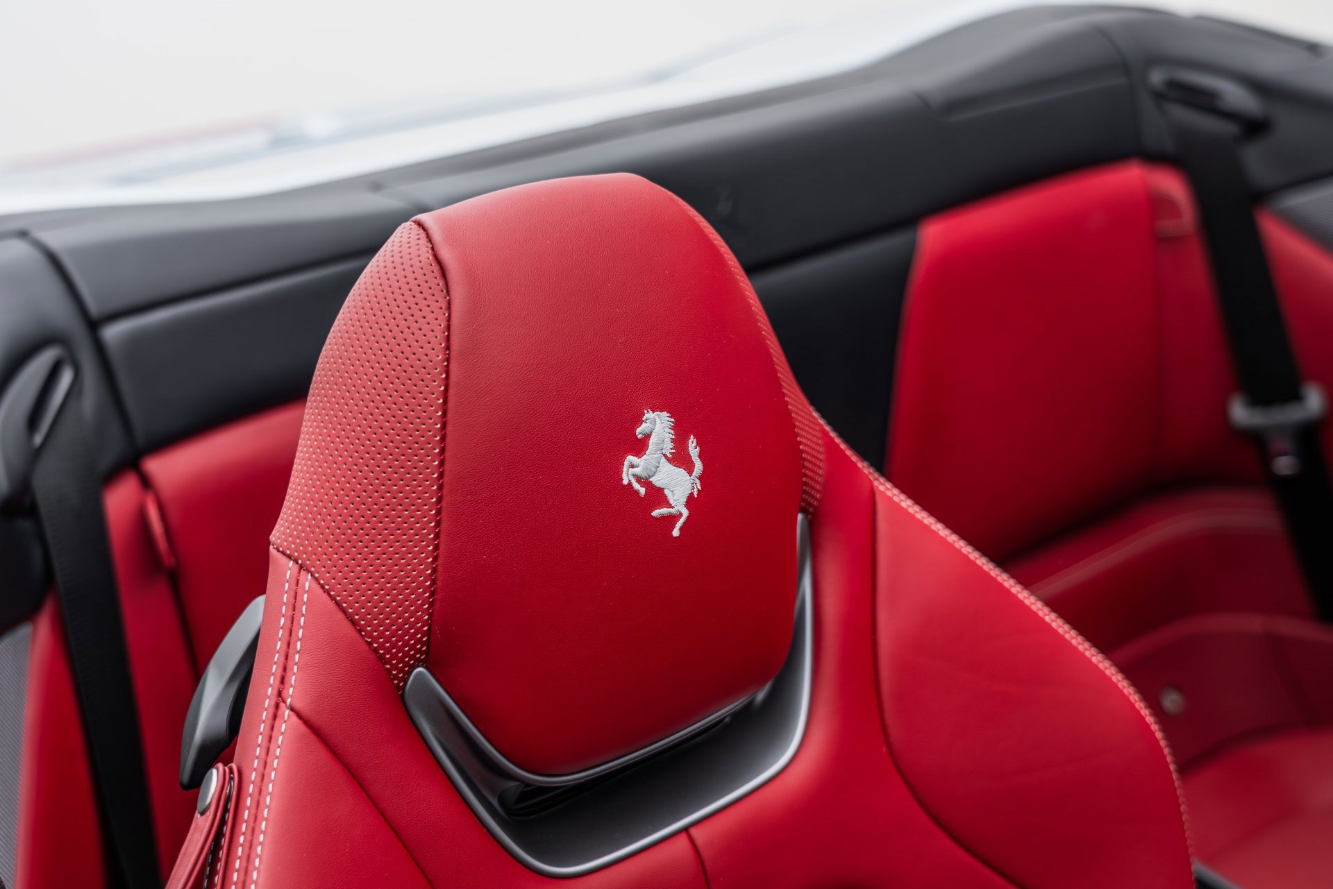 Certified 2022 Ferrari Portofino M image 41