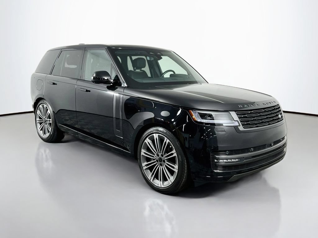 Used 2025 Land Rover Range Rover SE AWD/4WD image 3