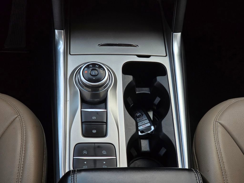 Used 2021 Ford Explorer XLT w/ Equipment Group 202A image 14