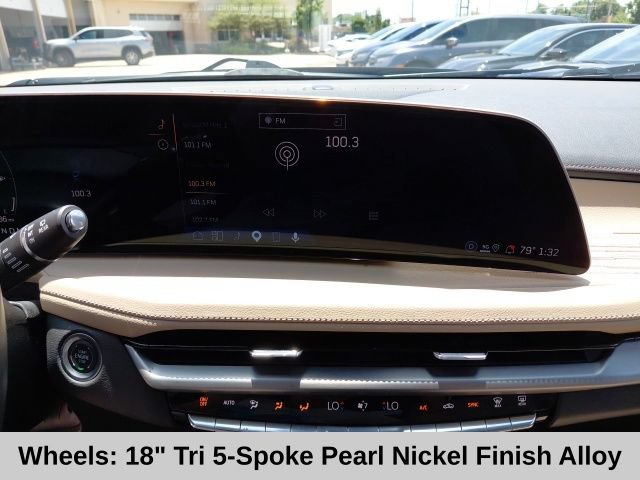 Used 2025 Cadillac XT4 Premium Luxury FWD image 16
