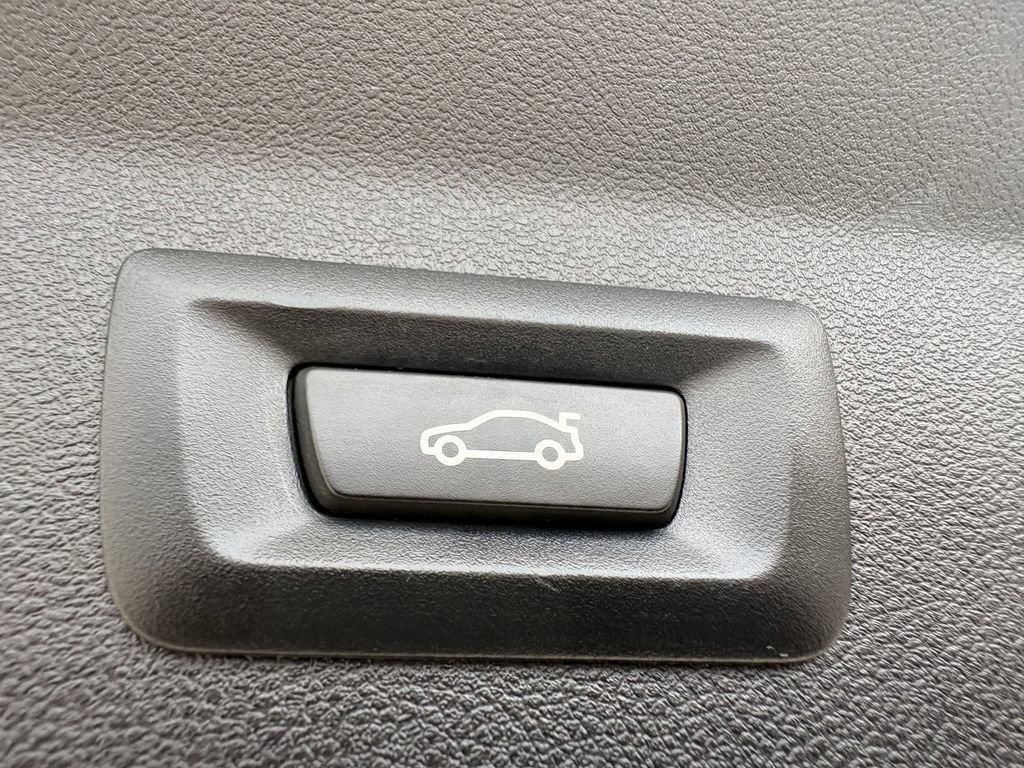 Used 2018 BMW X3 xDrive30i w/ Driving Assistance Package image 28