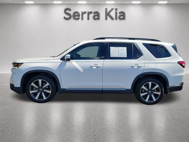 Used 2025 Honda Pilot Touring image 2