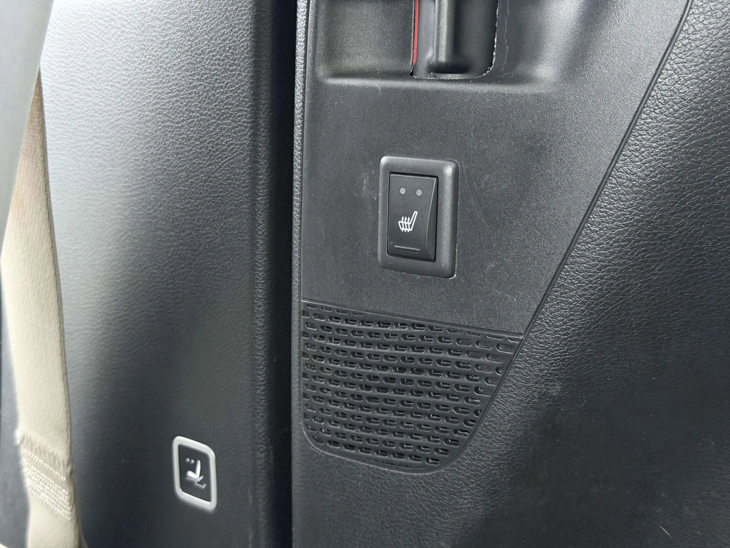 Used 2017 Chrysler Pacifica Touring-L Plus w/ Tire & Wheel Group image 42