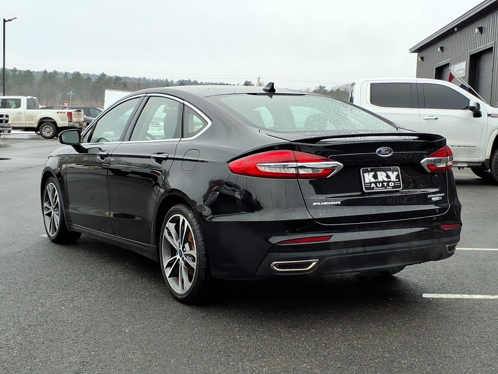 Used 2020 Ford Fusion Titanium image 4