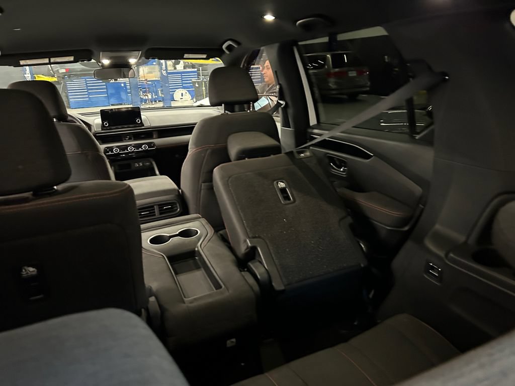 Certified 2023 Honda Pilot Sport image 26