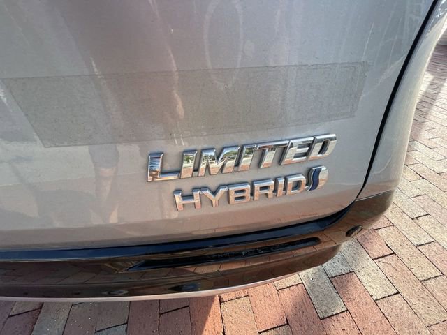 Used 2021 Toyota Sienna Limited image 18