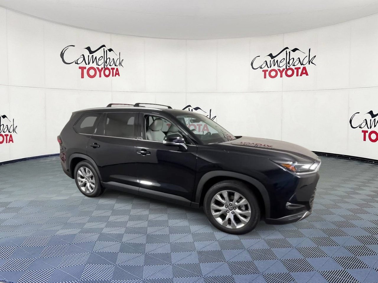 Used 2026 Toyota Grand Highlander AWD Hybrid image 2