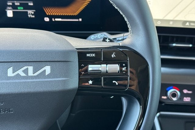 New 2027 Kia Carnival EX w/ Dark Edition Package FWD image 31