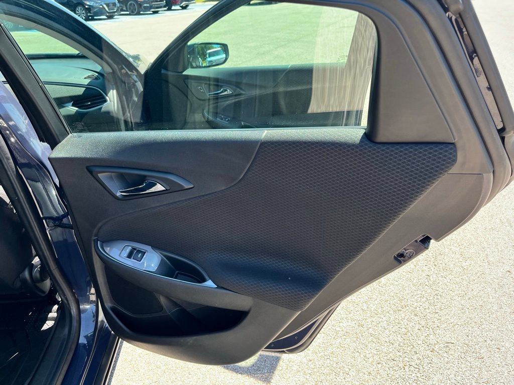 Used 2025 Chevrolet Malibu RS FWD image 10