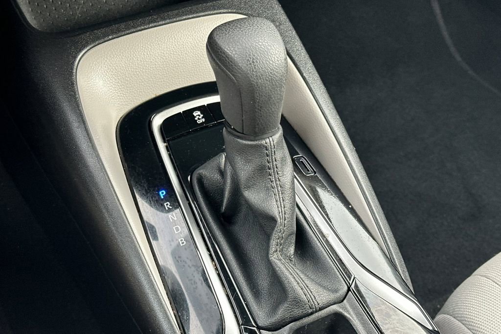 Used 2021 Toyota Corolla LE image 17