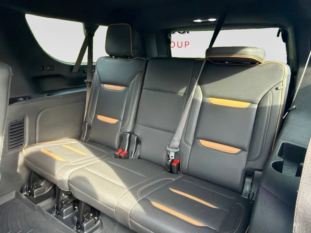 Used 2023 GMC Yukon XL AT4 w/ Technology Package AWD/4WD image 16