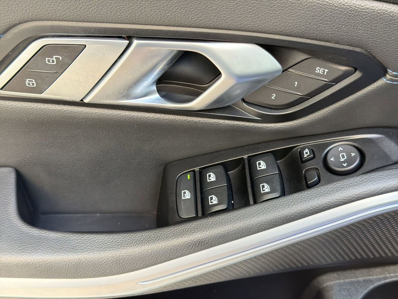 Used 2020 BMW 330i Sedan w/ M Sport Package image 22