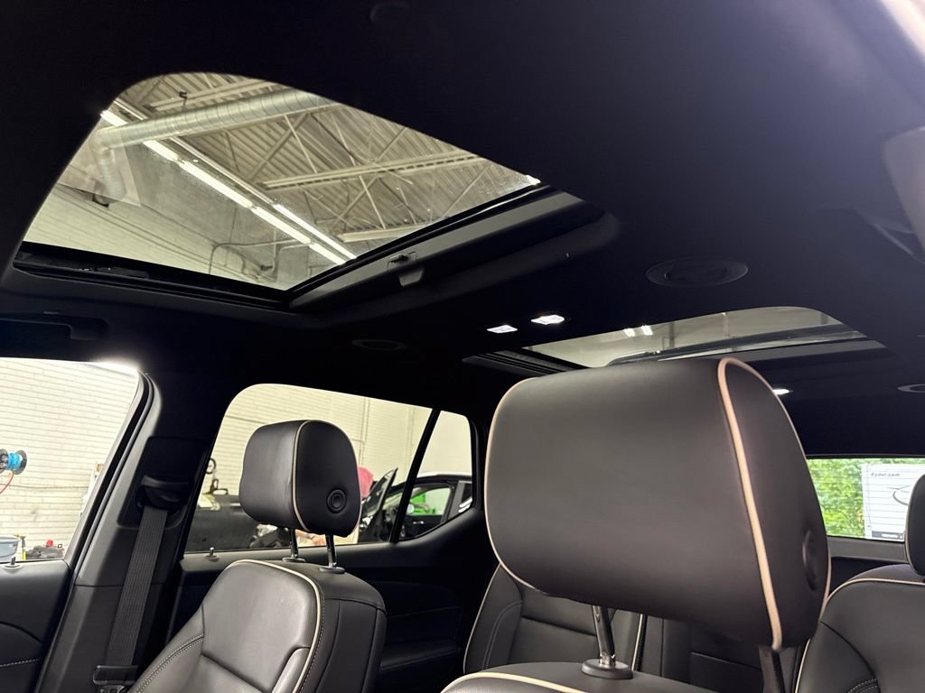 Used 2023 Chevrolet Traverse Premier AWD/4WD image 24