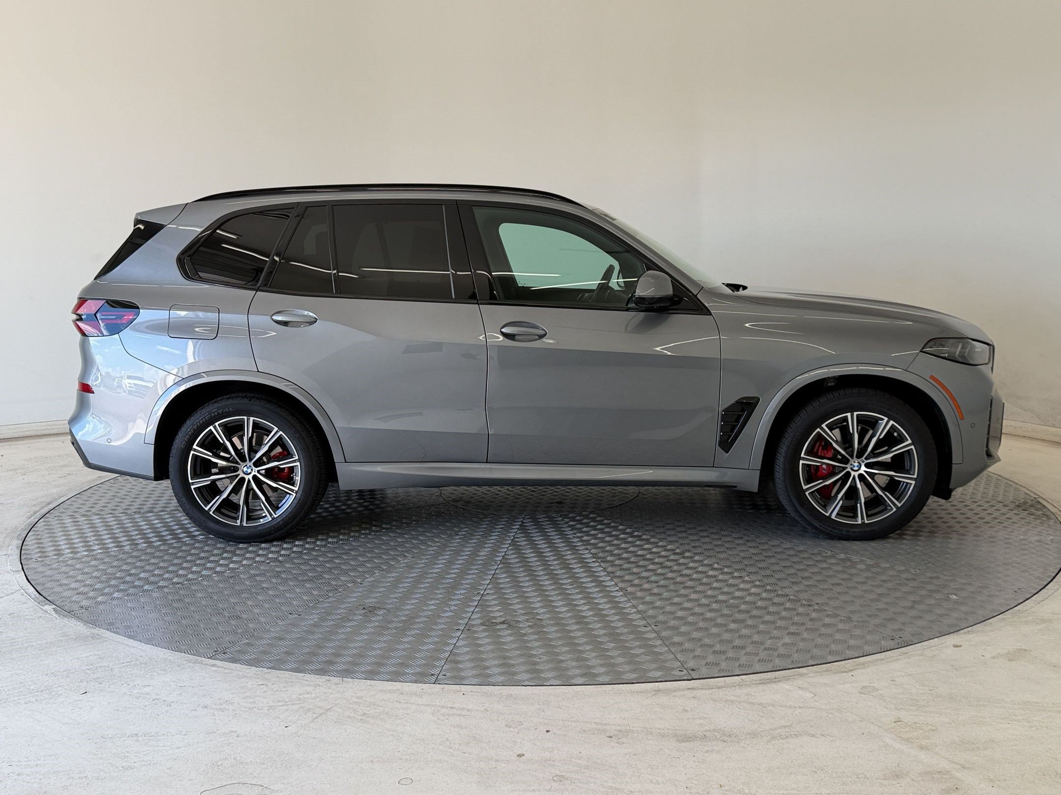Used 2026 BMW X5 xDrive40i w/ M Sport Package AWD/4WD image 8