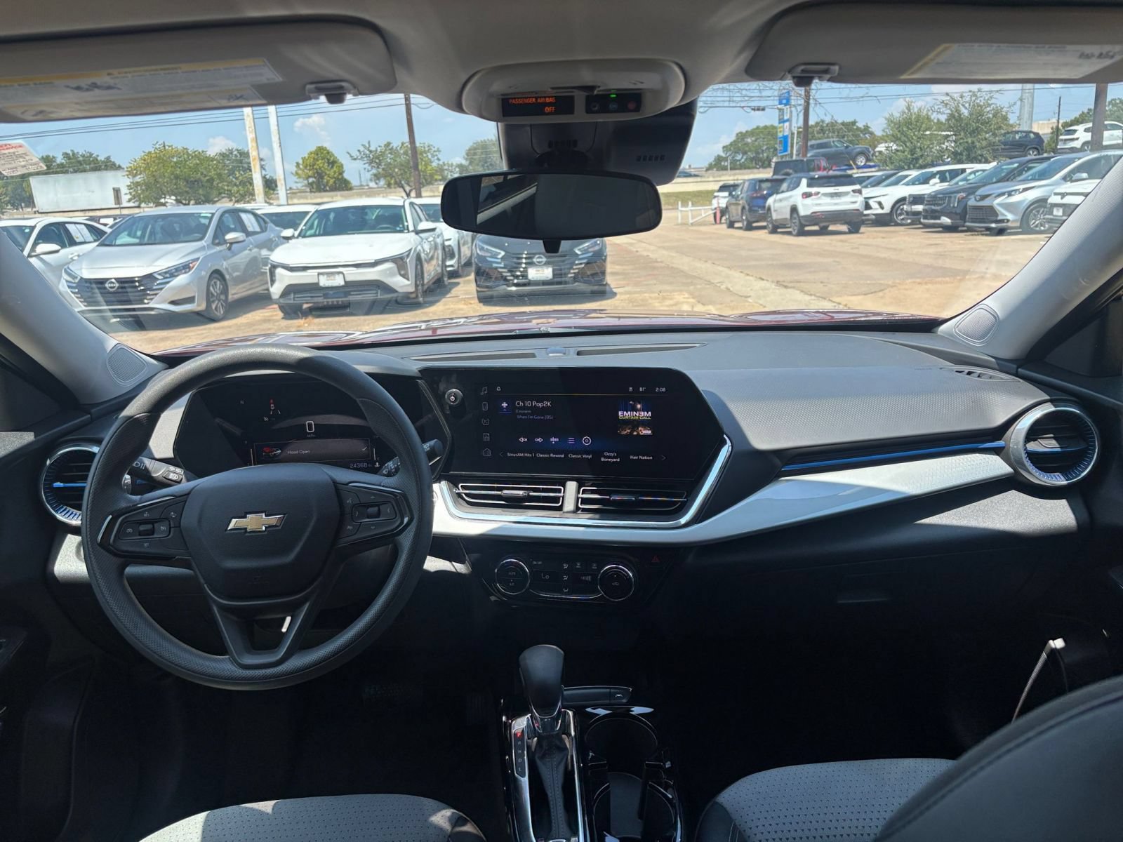 Used 2025 Chevrolet Trax LT FWD image 27