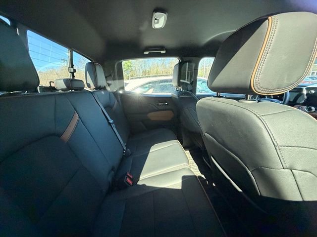 Used 2024 GMC Canyon AT4 image 17