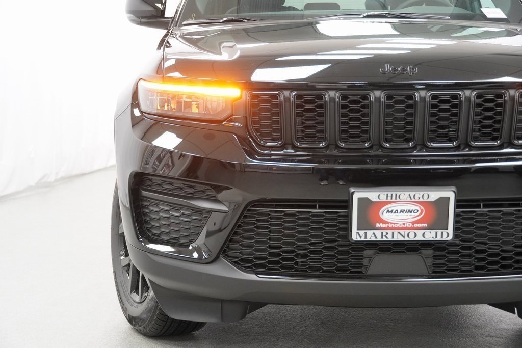 New 2025 Jeep Grand Cherokee Altitude image 6