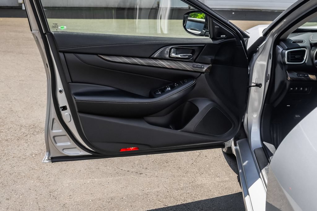 Used 2018 Nissan Maxima Platinum FWD image 22