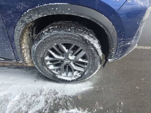 Used 2023 Nissan Rogue S image 4