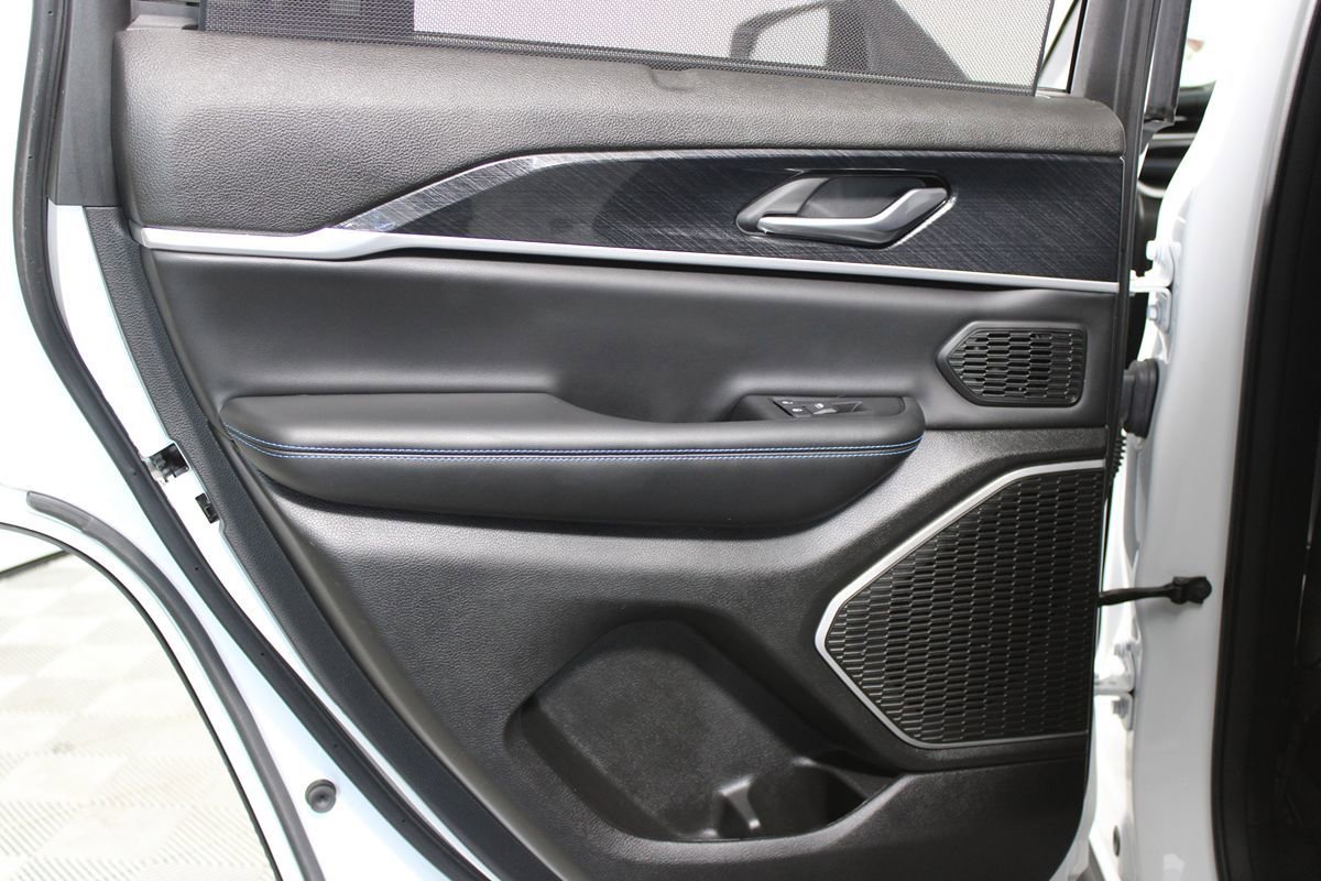 Used 2022 Jeep Grand Cherokee Trailhawk w/ Advanced Protech Group II AWD/4WD image 37