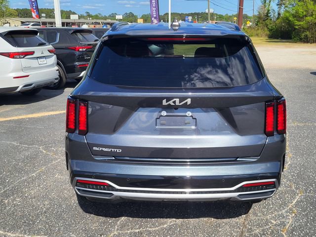 Used 2023 Kia Sorento S image 3