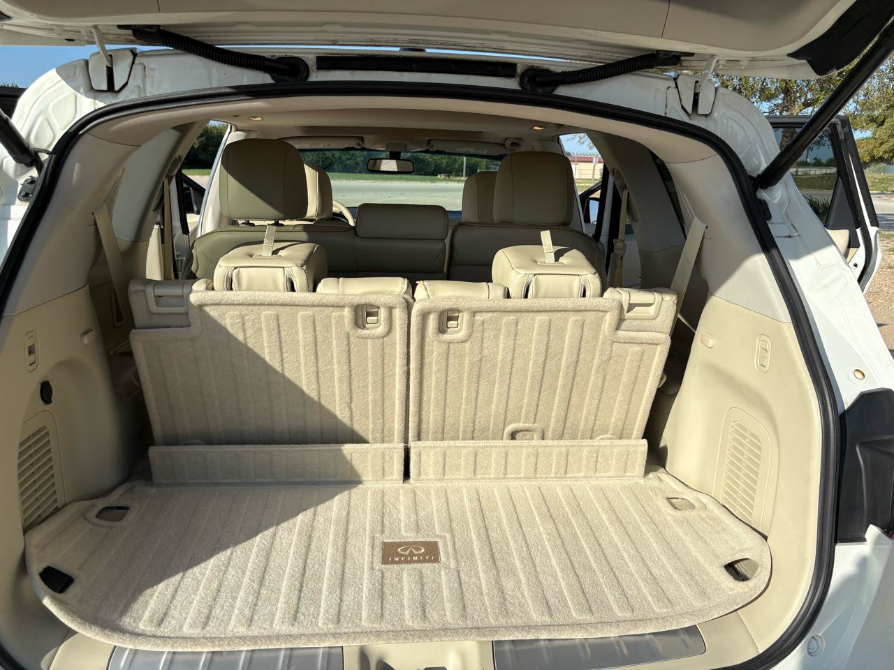 Used 2013 INFINITI JX35 AWD w/ Premium Pkg image 42