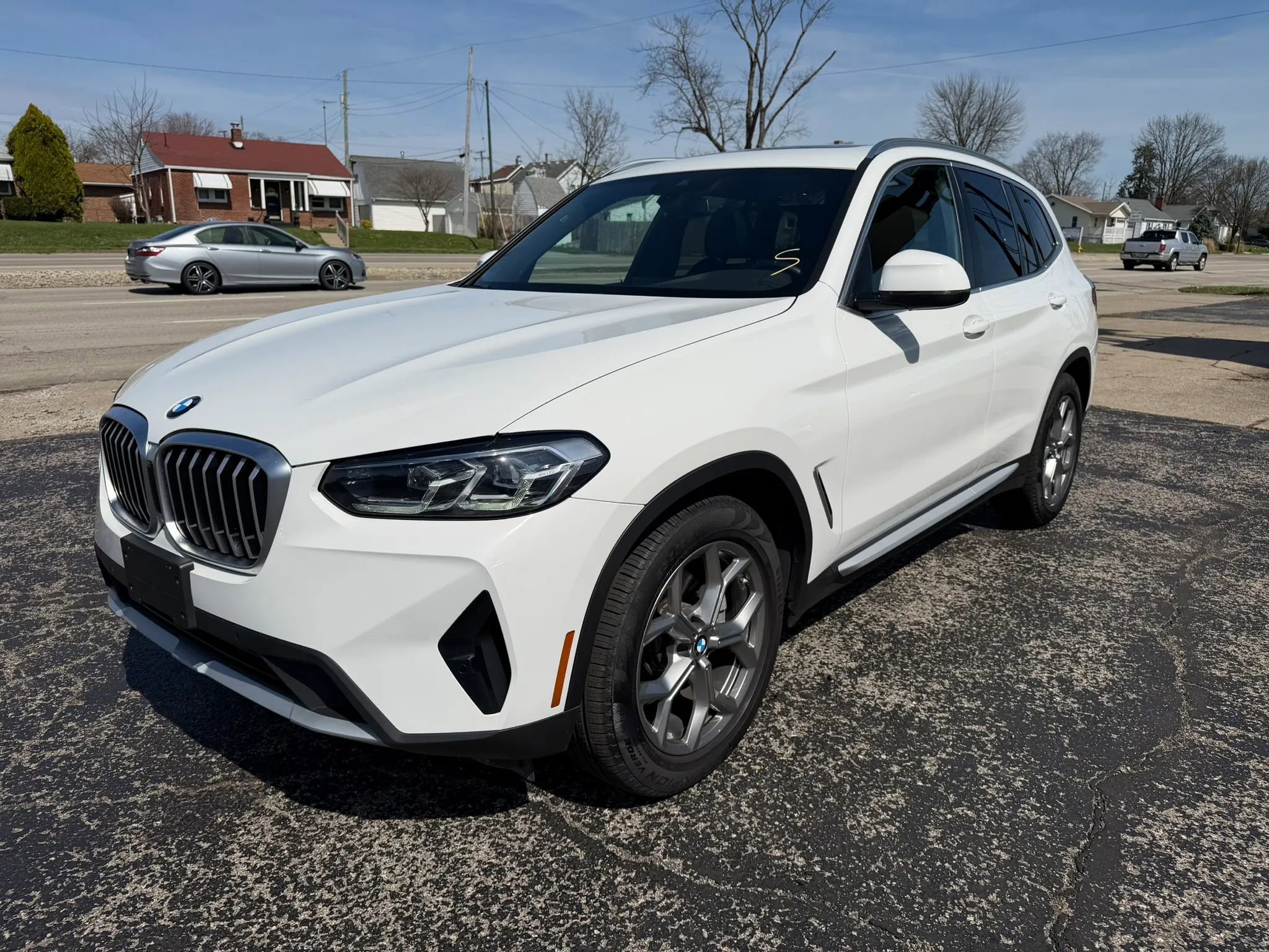 Used 2023 BMW X3 xDrive30i w/ Premium Essential Package AWD/4WD image 4